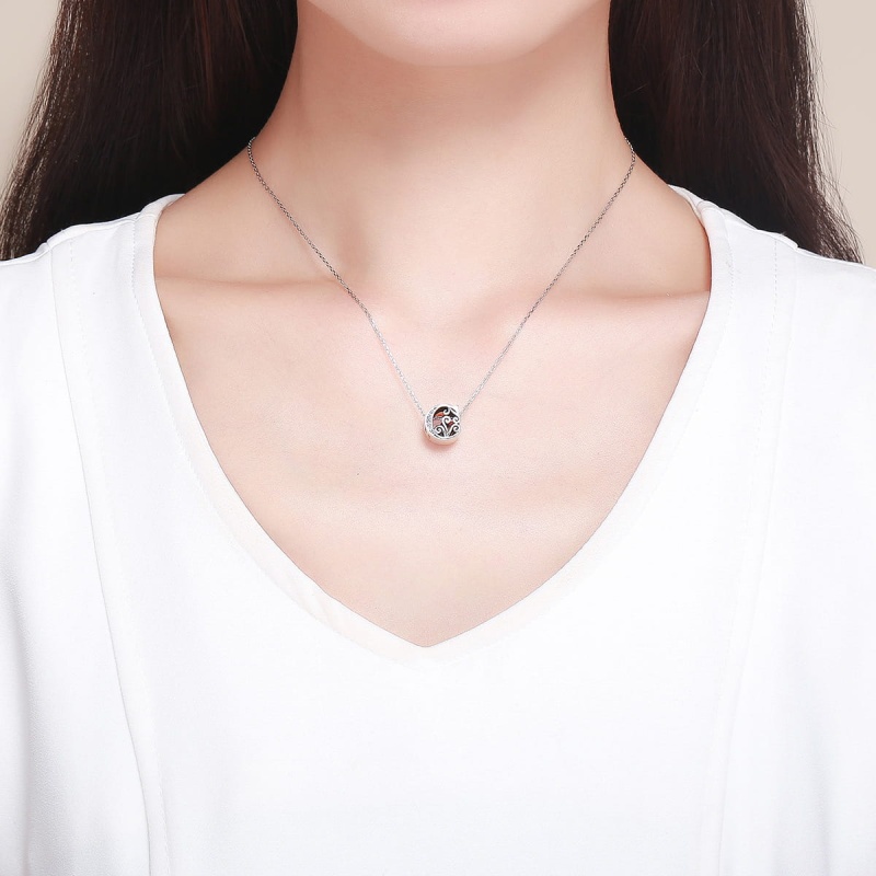 Zawieszka charms ze srebra - Litera C