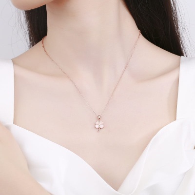 Naszyjnik ze srebra - Czterolistna koniczyna rose gold