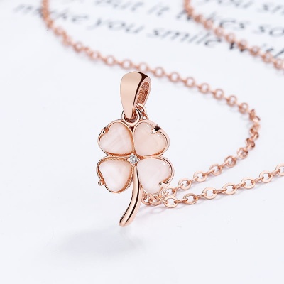 Naszyjnik ze srebra - Czterolistna koniczyna rose gold