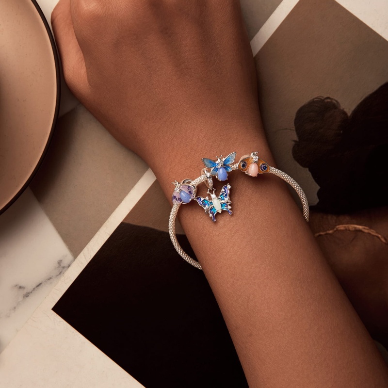 Zawieszka charms ze srebra świecąca w ciemności - Fioletowo-niebieski motyl